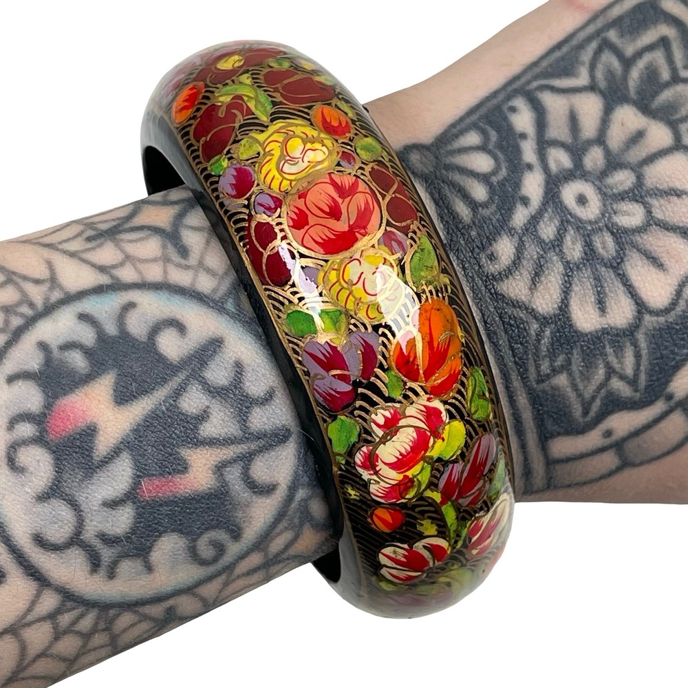 Vtg Hand Painted Floral Lacquer Bangle Bracelet Black Red Gold Flower Folk Art